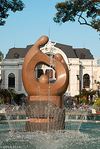 Fountain at opera house in Saigon, Vietnam thumbnail