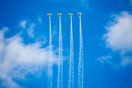 four on flights plane bursting speed thumbnail