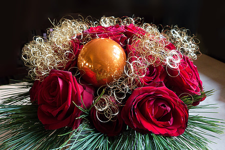 red rose centerpiece thumbnail