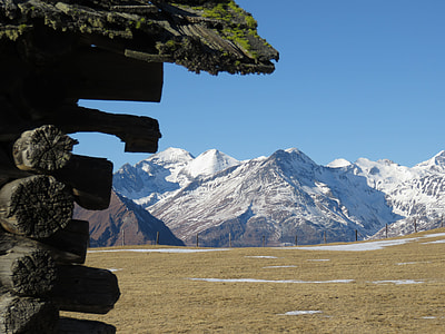 Roof Over The Mountains, Mountains thumbnail