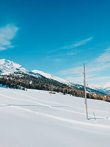 mountain filled with snow thumbnail