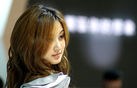 close-up photo of woman thumbnail