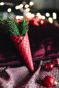 Burgundy Christmas Decorations thumbnail