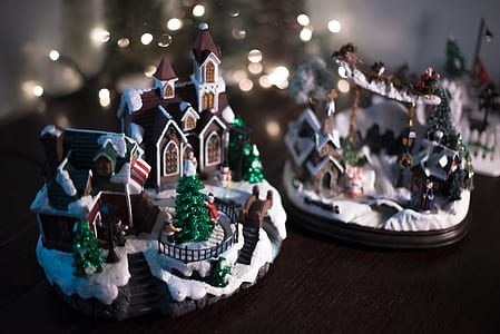 shallow focus photography of Christmas houses decor thumbnail