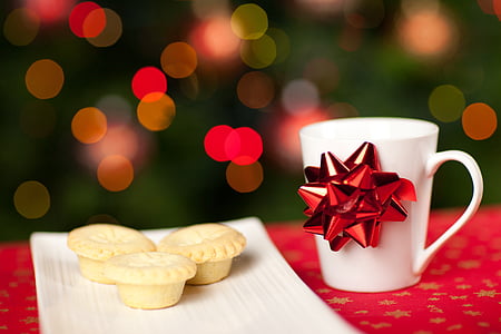 white ceramic mug thumbnail