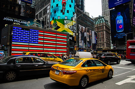 Yellow Taxi in Time Square, New York thumbnail