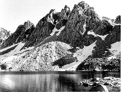 Kearsarge Pinnacles in Kings Canyon National Park, California thumbnail