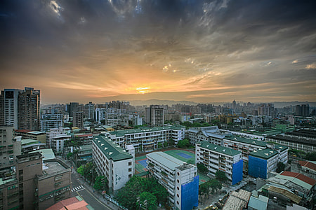 Sunset over Taipei, Taiwan thumbnail