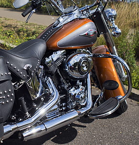 orange Harley-Davidson cruiser motorcycle thumbnail