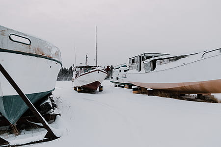 white motorboat thumbnail