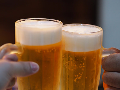 closeup photo of two clear glass beer mug thumbnail