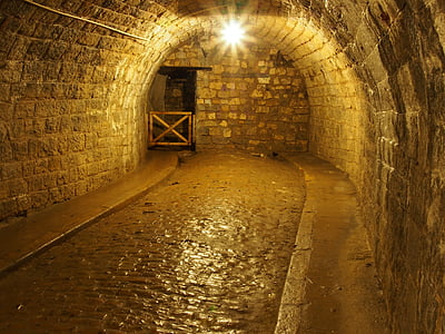 brown brick tunnel thumbnail