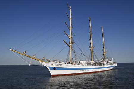 white and blue ship thumbnail