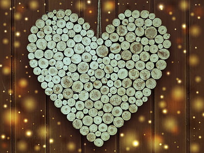 hear-shaped wall decor thumbnail