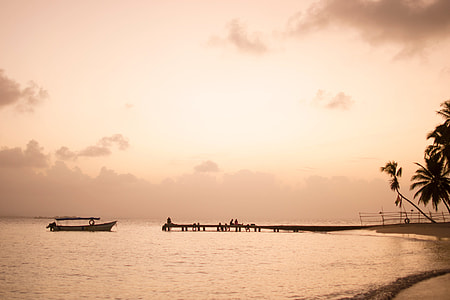 Sunset over the beach and ocean in Panama thumbnail