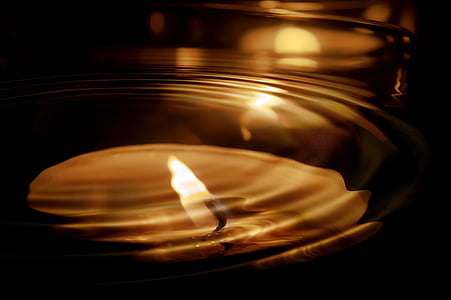 white candle thumbnail