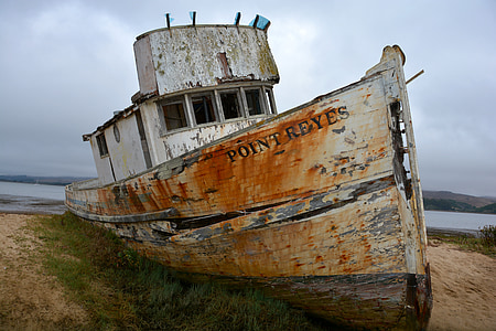 white boat thumbnail