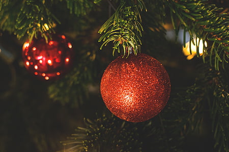 round red bauble thumbnail