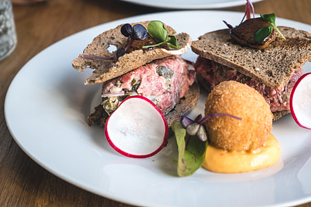 Fancy steak tartare thumbnail