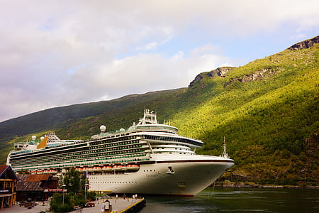 white passenger ship thumbnail