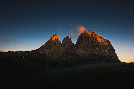 selective focus photography of butte thumbnail