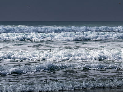 sea waves during daytime thumbnail