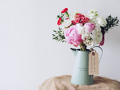 Kettle of Roses on Valentine's Day thumbnail