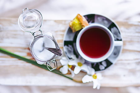 Sugar time with tea thumbnail