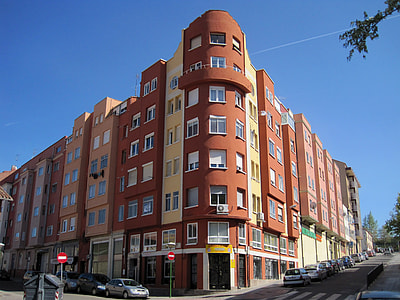 1950s-era building in the El Crucero district in Burgos, Spain thumbnail
