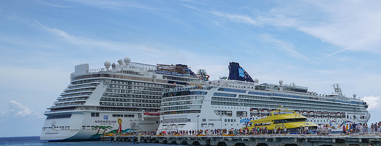 cruise ships thumbnail