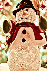 Snowman Figurine thumbnail