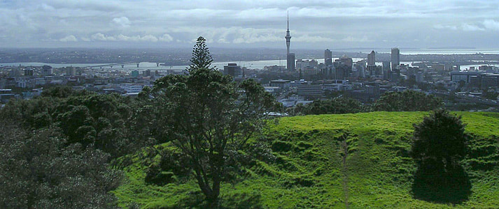 Landscape view from atop Mount Eden in Auckland, New Zealand thumbnail
