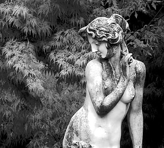nude woman statue photography thumbnail
