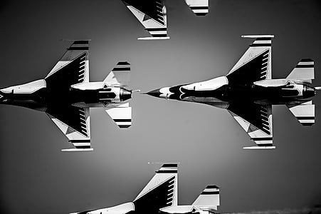 four jet planes grayscale photo thumbnail