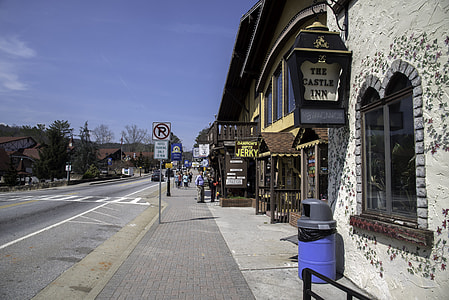 Shops down the street in Alpine Helen, Georgia thumbnail