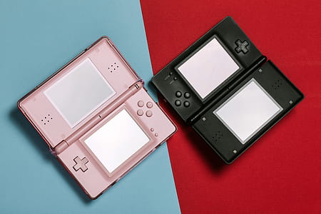 Pink And Black Nintendo DS thumbnail