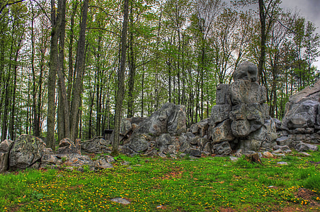 Large Rocks and Trees at Rib Mountain State Park, Wisconsin thumbnail