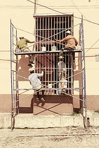 man in scaffolding thumbnail