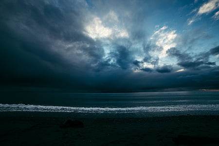 landscape photography of seashore thumbnail