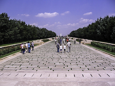 Road of Lions in Ankara, Turkey thumbnail