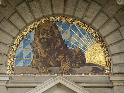 lion painting on wall thumbnail