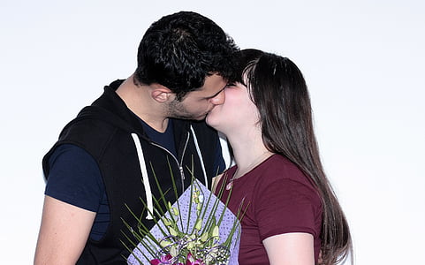 closeup photo of couple kissing thumbnail