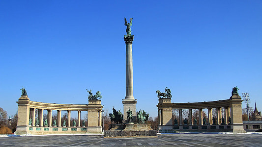 tower statue in between column thumbnail
