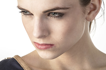 woman wearing black scoop-neck top thumbnail
