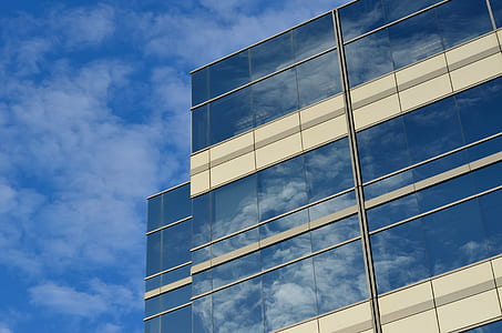 photo of skyscraper thumbnail