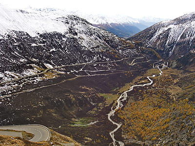 landscape photography of mountain range thumbnail