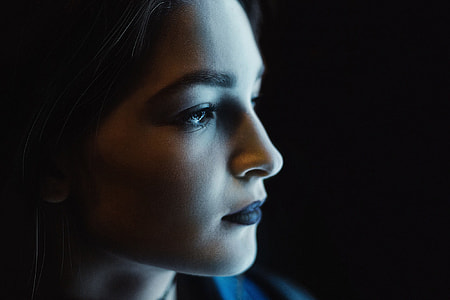 Night portrait of woman thumbnail