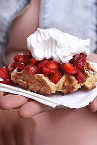 Strawberry Pie With Cream thumbnail