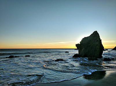 waves crashing shoreline thumbnail