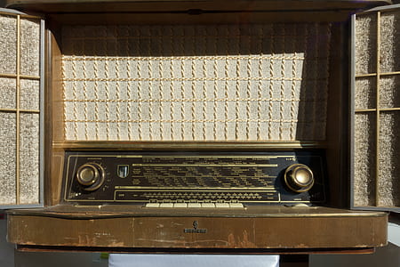 black and gray classic radio thumbnail